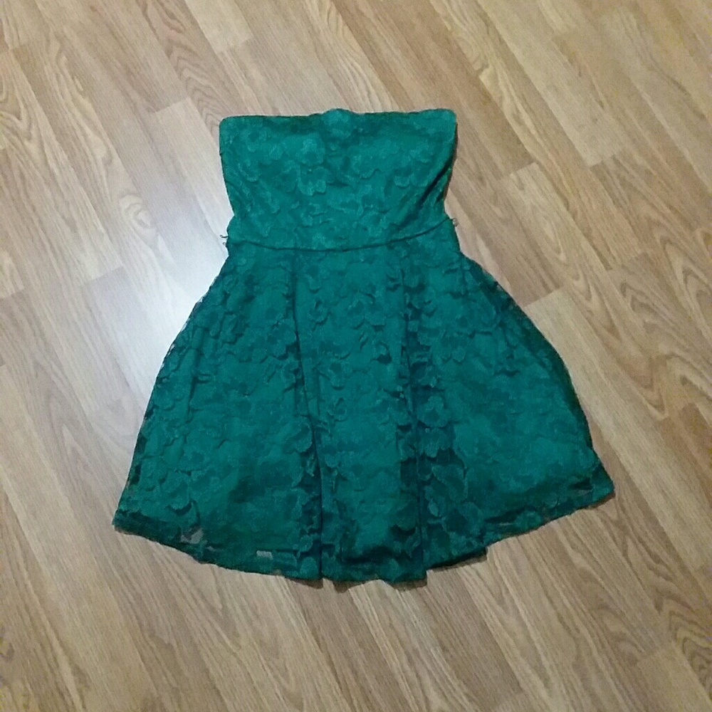 Lily Rose Strapless Party Dress green lace GREAT for Christmas parties! 🎄👗